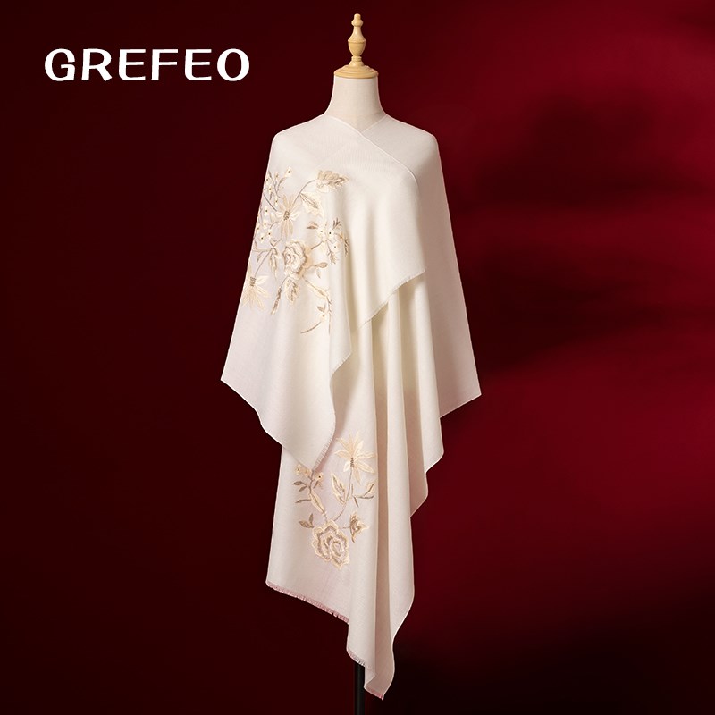 高级感刺绣羊毛围巾女春秋冬季2024新款旗袍披肩外搭保暖披风围脖