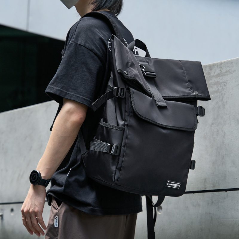 背包男士旅游短途出差旅行双肩包2025新款大容量大学生书包电脑包