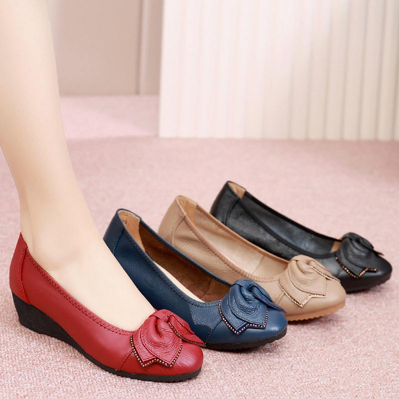2021年春款舒适坡跟妈妈鞋皮鞋真皮软底中老年女鞋子单鞋X34-41码
