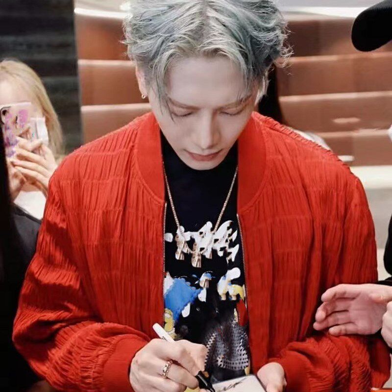 王嘉尔棒球服风衣夹克宽松潮牌短款运动情侣飞行服喜庆条纹外套男