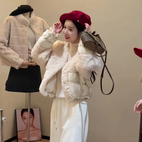 超百搭羊羔绒拼接羽绒服