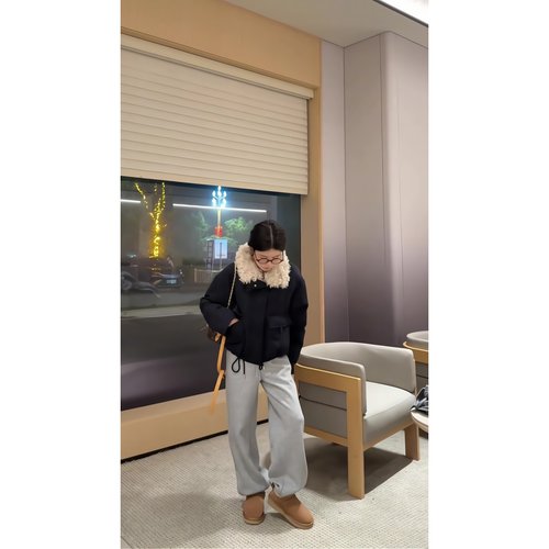 冬季羊羔毛领加厚保暖羽绒服