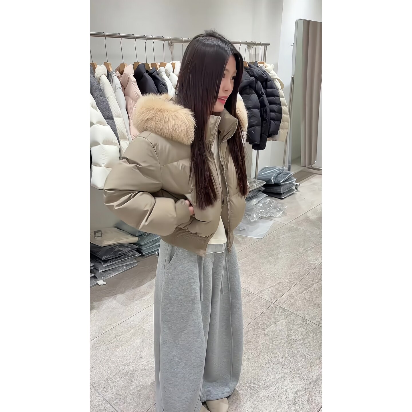 狐狸毛领连帽羽绒服女加厚收腰