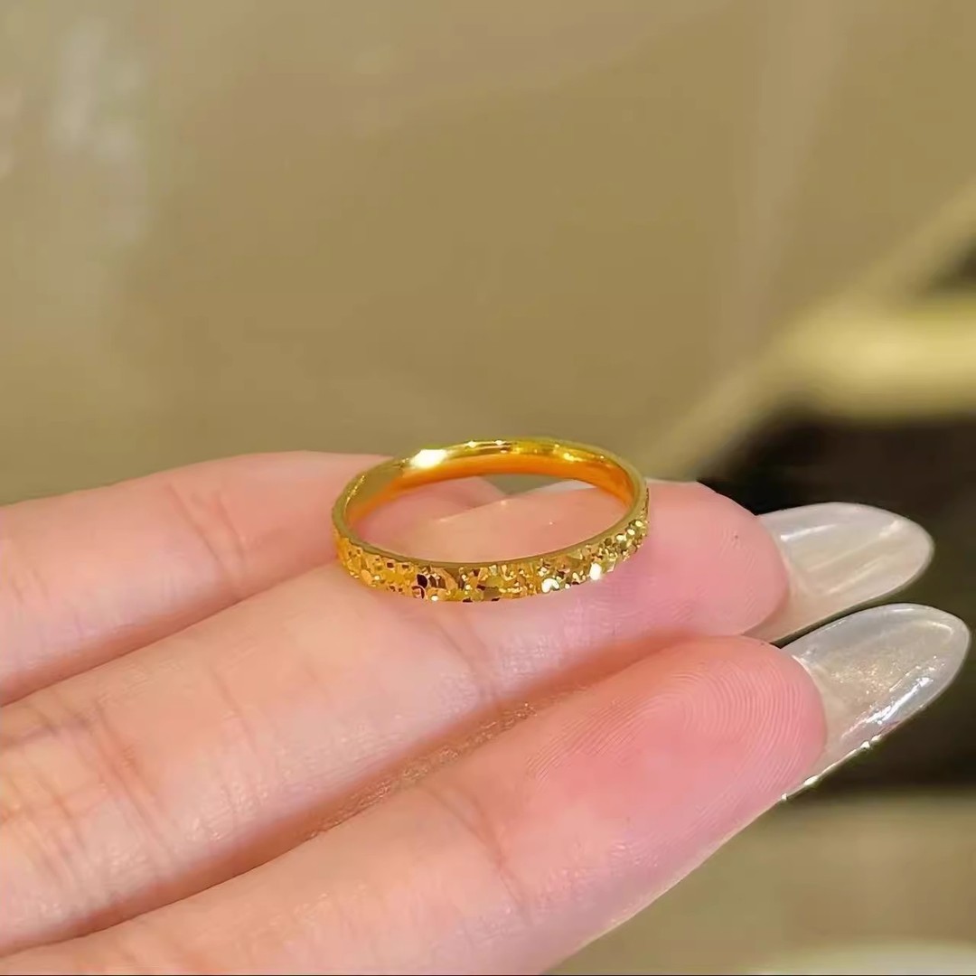 微风饰光钛钢戒指 素圈碎冰冰戒指女ins小众设计高级感情侣对戒女图片