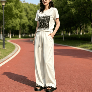 夏天新款时尚休闲运动套装女2026年洋气印花短袖阔腿裤显瘦两件套