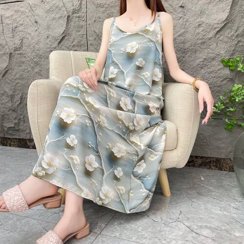 2026夏季碎花吊带裙女时尚显瘦宽松气质春夏法式无袖印花连衣裙女