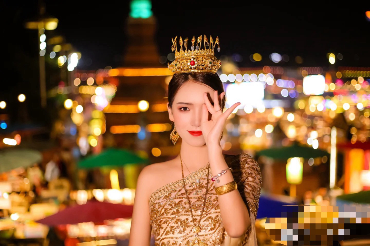 泰国进口皇冠发饰品服装配搭手工制作轻款云南傣族少数民族特色