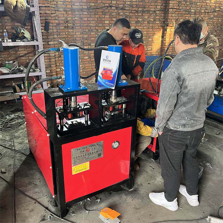 小型半自动液压冲孔机 三角铁切断冲眼机 光伏支架型钢打孔机器