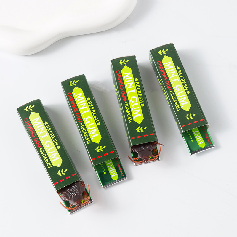 买一送一搞笑整人口香糖愚人节吓一跳恶作剧仿真蟑螂恶搞口香