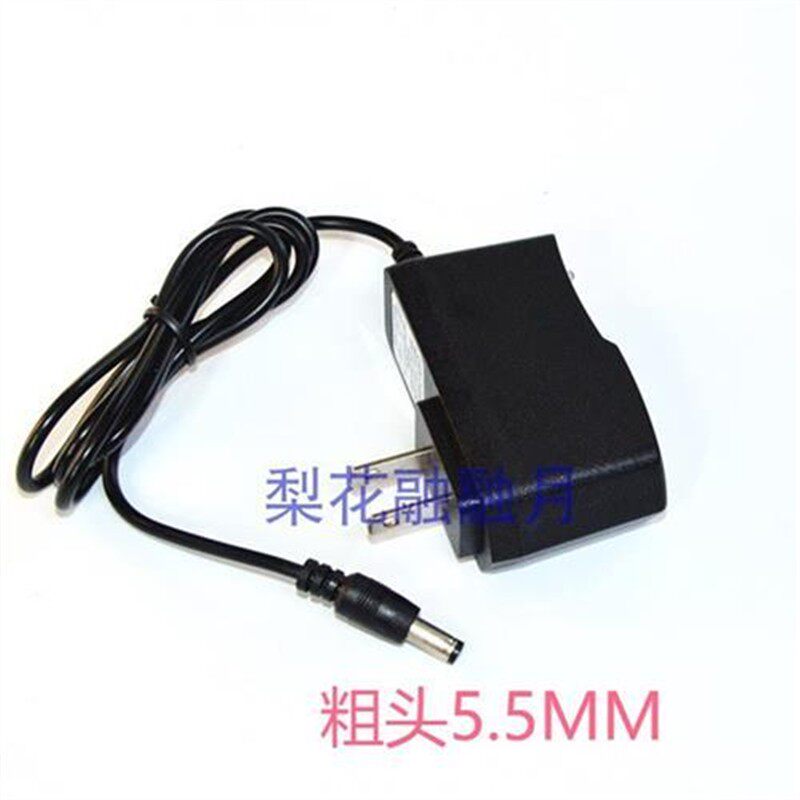 久量 LED大功率USB强光聚焦探照灯 DP-7303 充电器