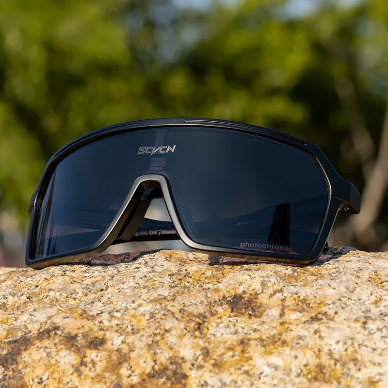 新款跨境变色日夜两用骑行眼镜跑步钓鱼登山户外运动防风护目镜