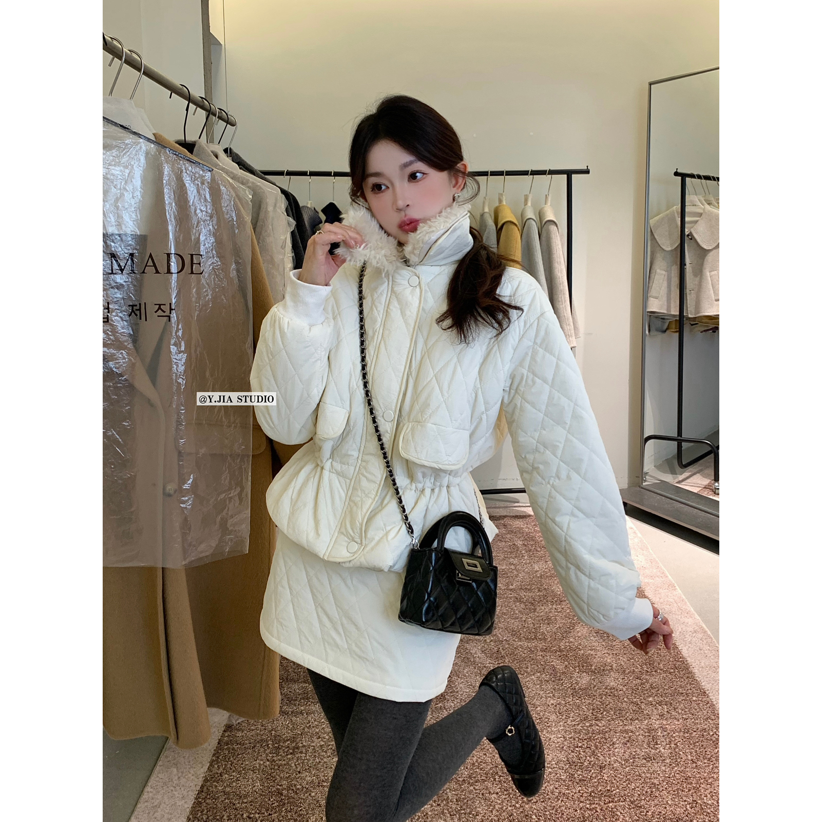 Y.JIA 伊嘉-收腰显瘦棉服+高腰a字半裙套装(配可拆卸毛领)5113-5