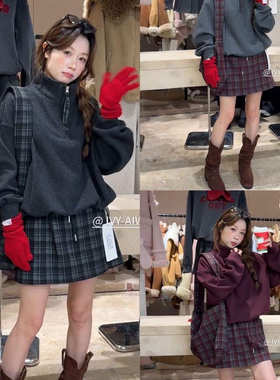 艾薇-立领半拉链卫衣+复古休闲显瘦格纹半身裙套装(配包包)83213