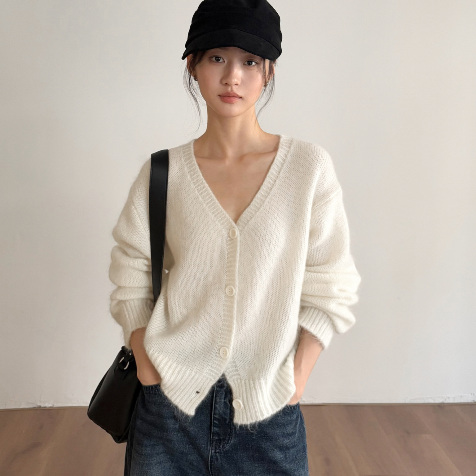 T.G-慵懒软糯马海毛混纺高级感v领保暖毛衣（含47羊毛）25927