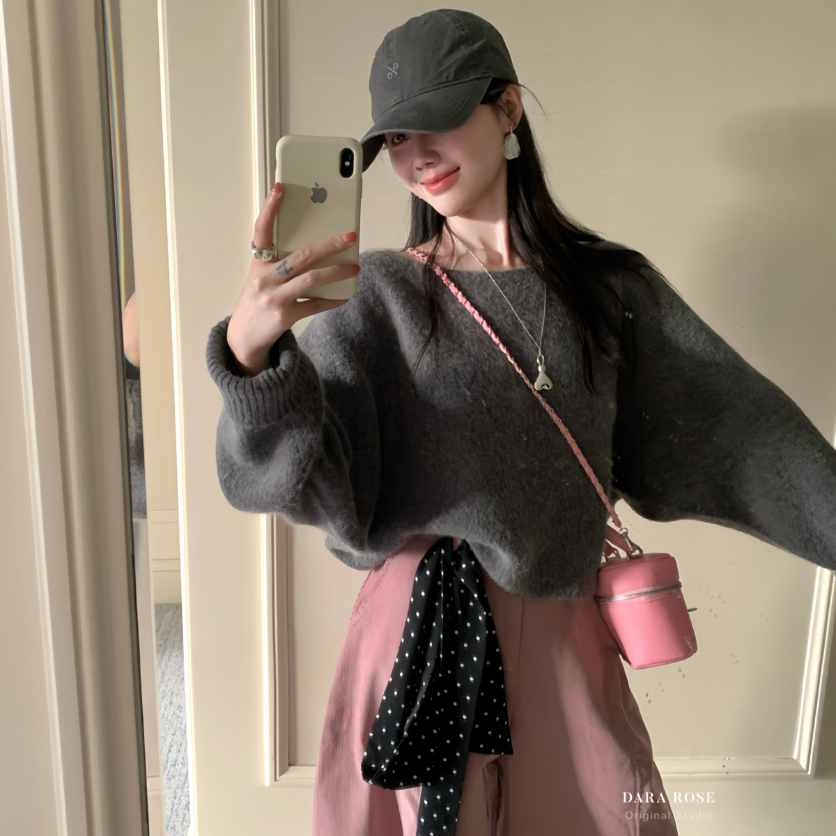 DARA ROSE-系灰色单肩领软糯套头慵懒宽松显瘦长袖气质毛衣F7529