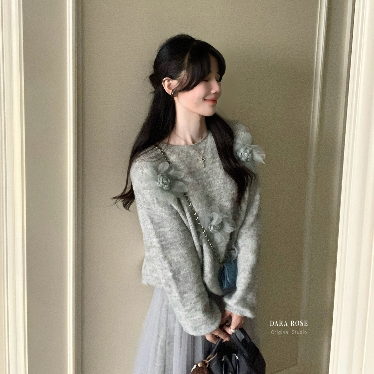 ARA ROSE-套头慵懒风钉珠宽松软糯针织保暖毛衣（含40羊毛）S7831