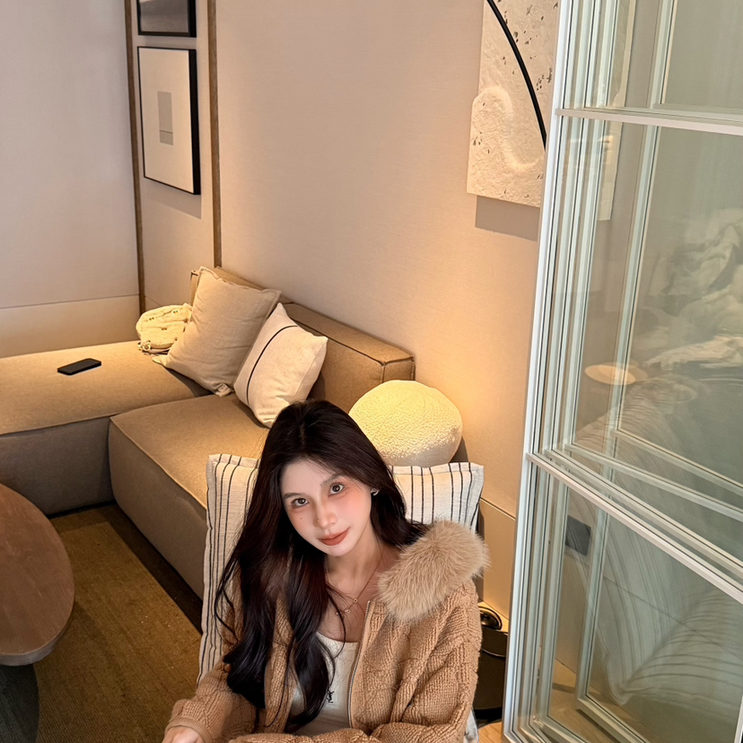 HOW AND ME-新连帽拉链毛毛显瘦保暖毛衣(配人造毛毛领可拆)9965