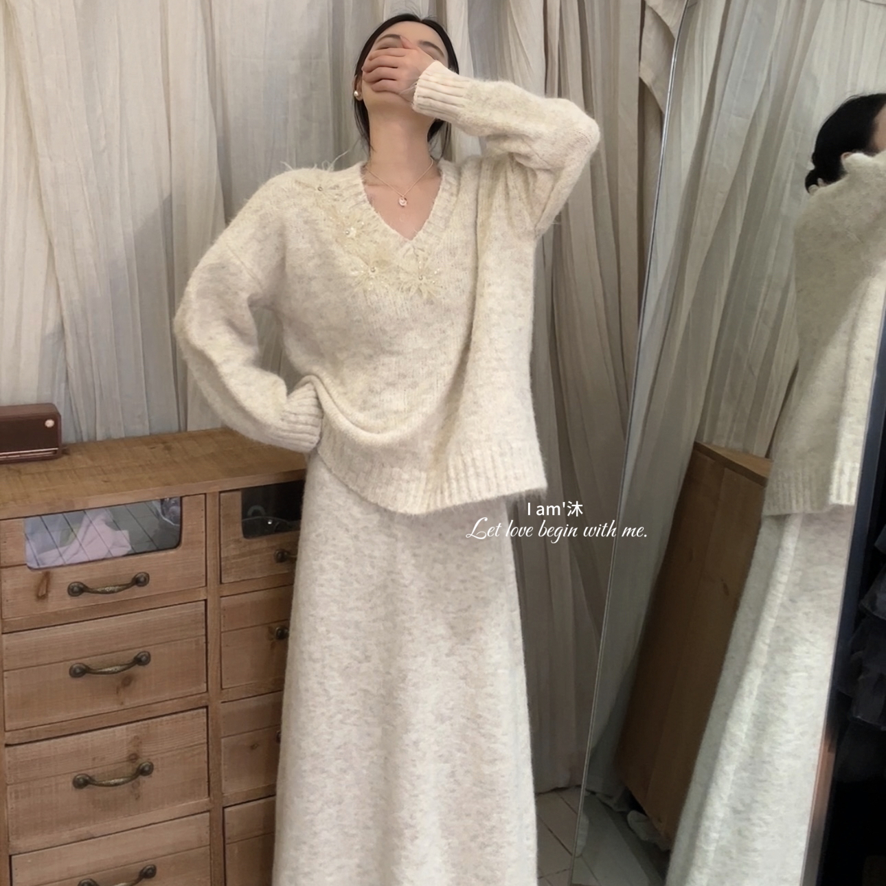 IAM沐-体羽毛花朵钉珠设计毛衣+宽松阔版有弹力半身裙套装HHW009