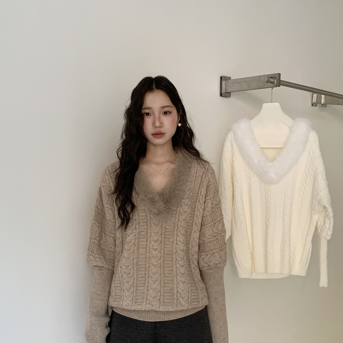 歌铭/APXIVI-都柏林冬上新法式复古麻花蝙蝠袖毛领保暖毛衣J910C