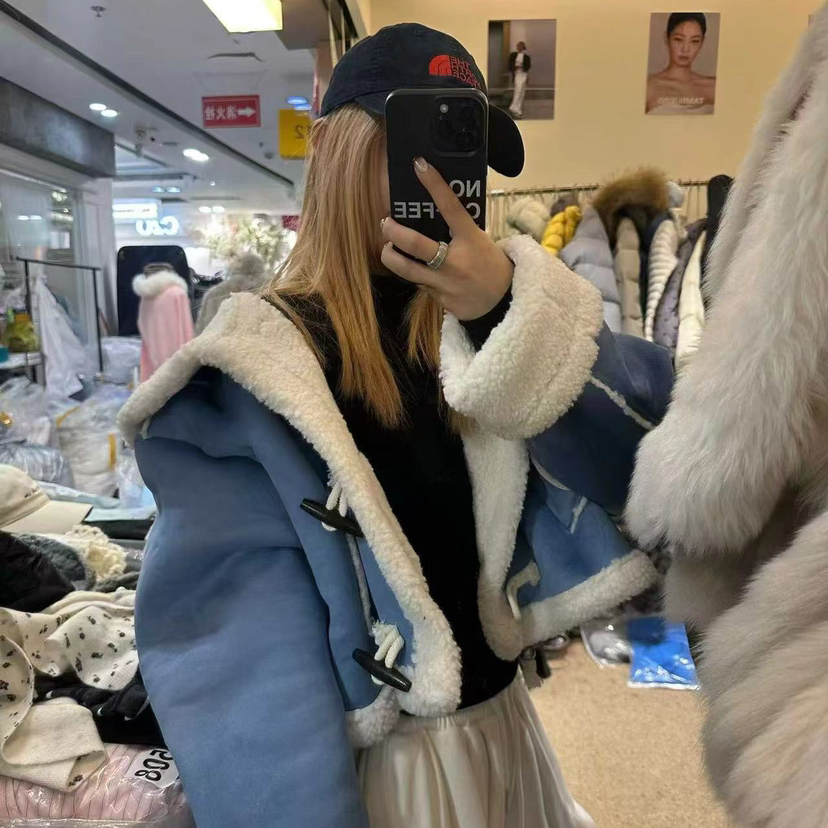 颜甄-冬上新设计感连帽短款加绒时尚短外套3543