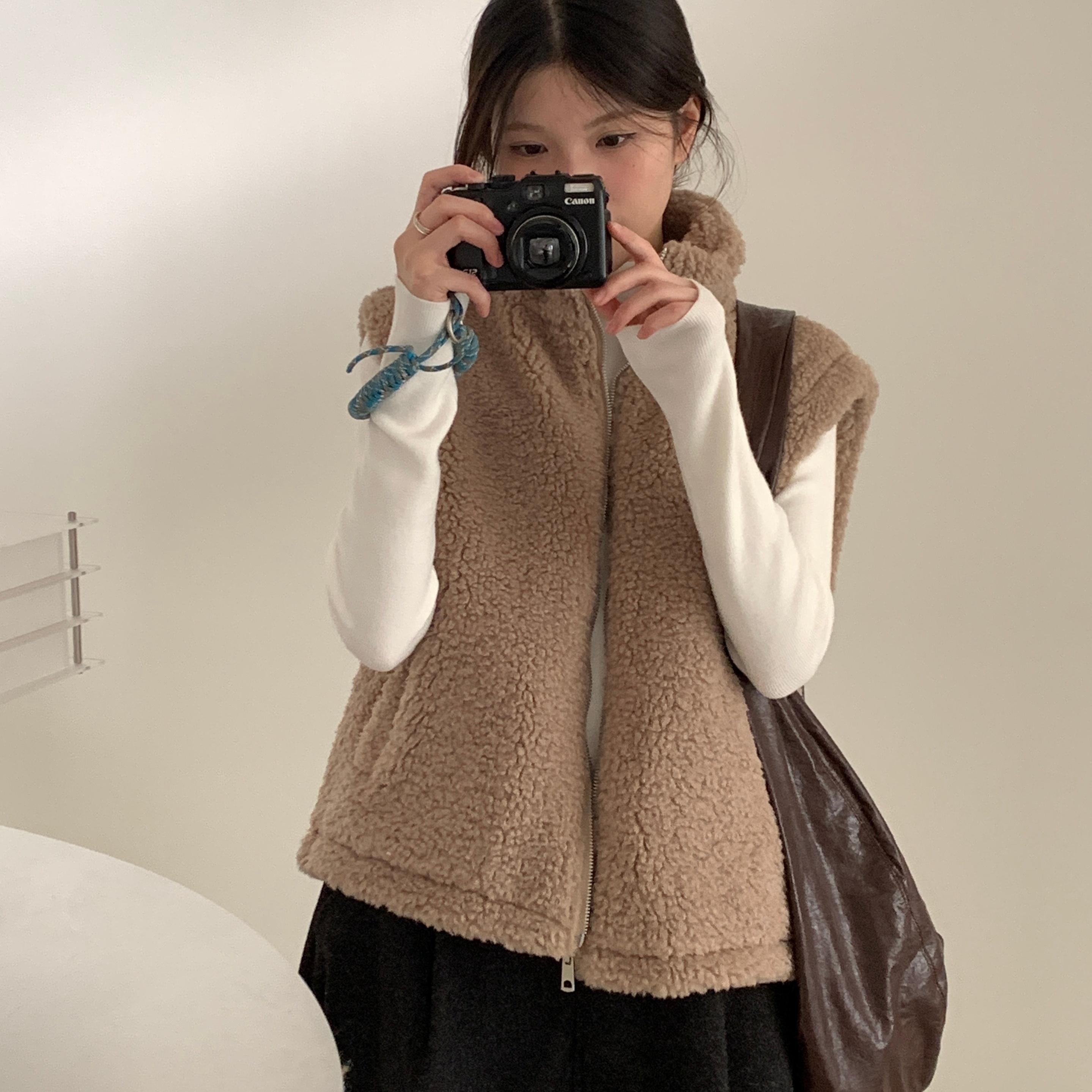 WEARELAB-WEAREAB2025冬上新简韩立领保暖毛毛羽绒马甲A2596