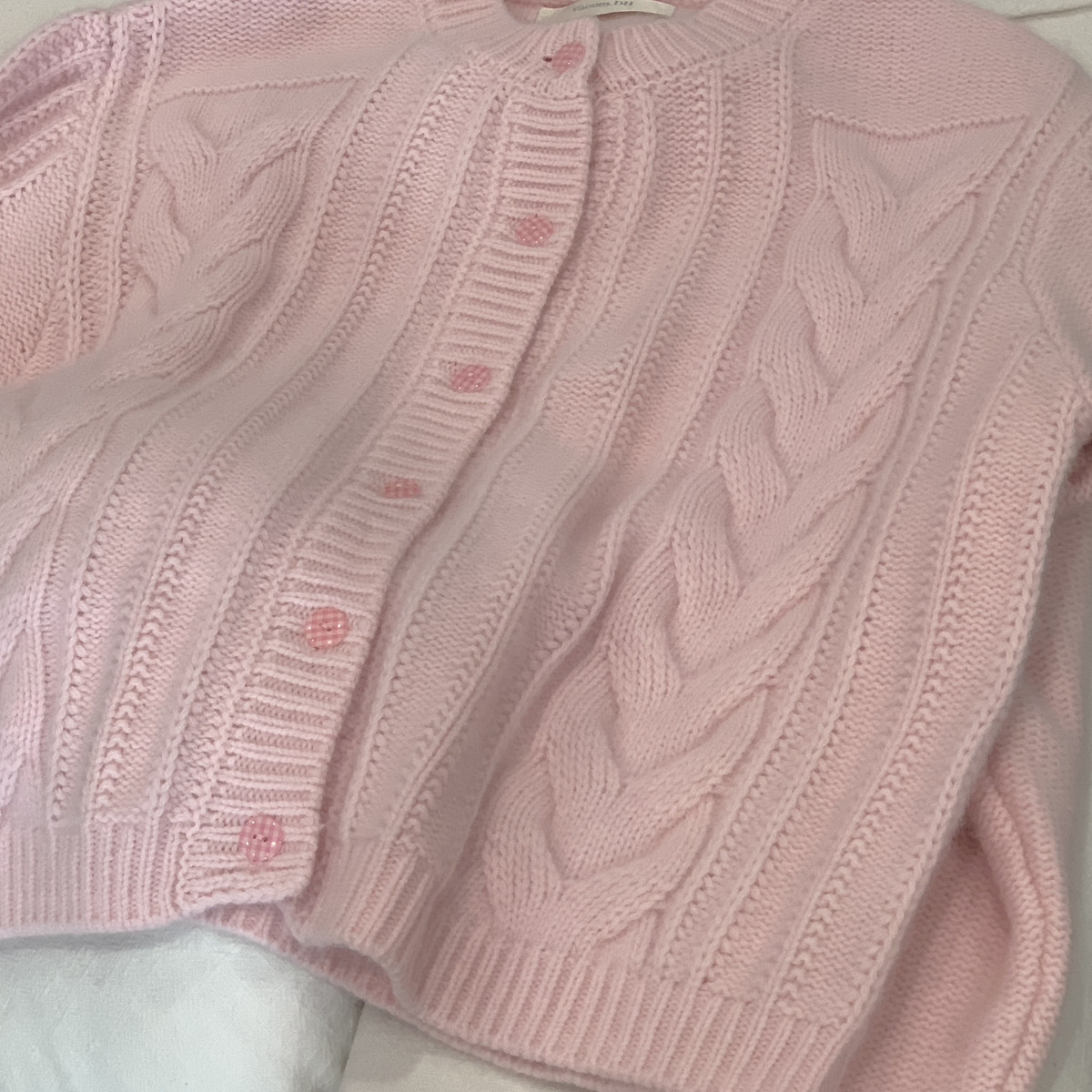 Vaoom-韩系温柔减龄感少女心单排扣保暖毛衣（含40浣熊毛）K1588