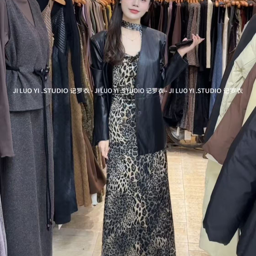 记罗衣-上新法式复古豹纹印花修身长款吊带裙连衣裙(配飘带)10211
