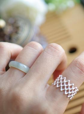 天然和田玉 12.5码 16.4x5.1mm点墨青花圆戒 货号NY8334 价格199