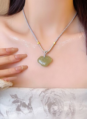 新中式中古风仿玉髓绿色平安锁项链女编织抽拉式锁骨链网红颈链