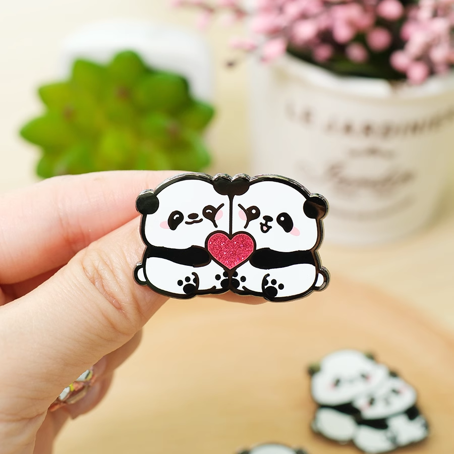 可爱情侣大熊猫金属徽章pin百搭小众设计感胸针原创设计四川文创
