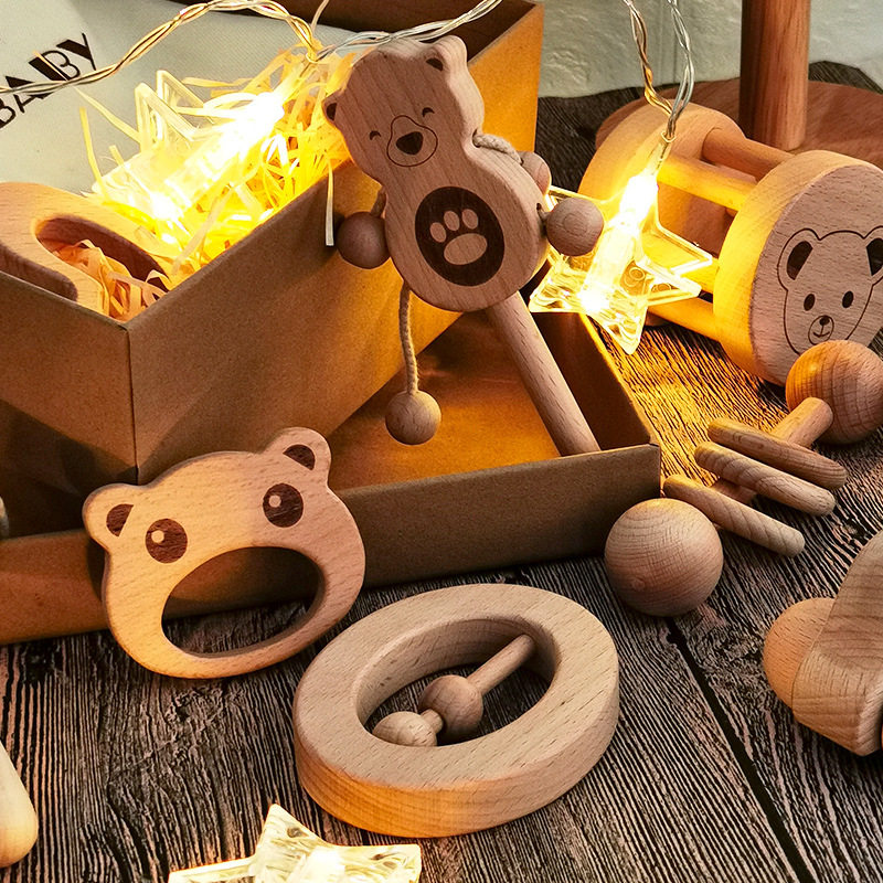 丹麦Dantoy玩具木质礼盒装小孩满月宝宝安抚小熊手摇铃磨牙啃咬