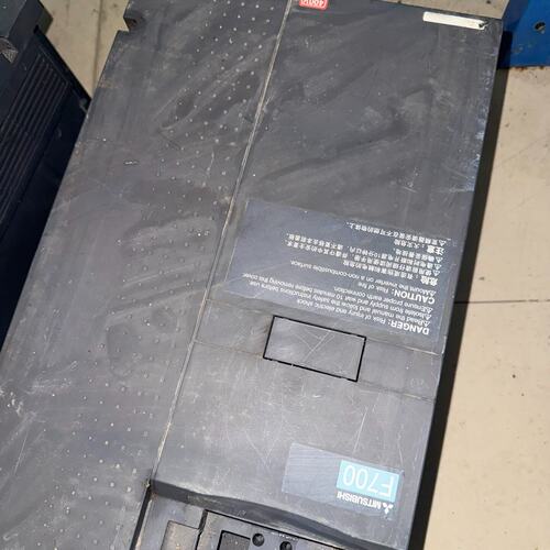 议价三菱变频器RF-F740-30K-CHT1两台:都缺面板:有