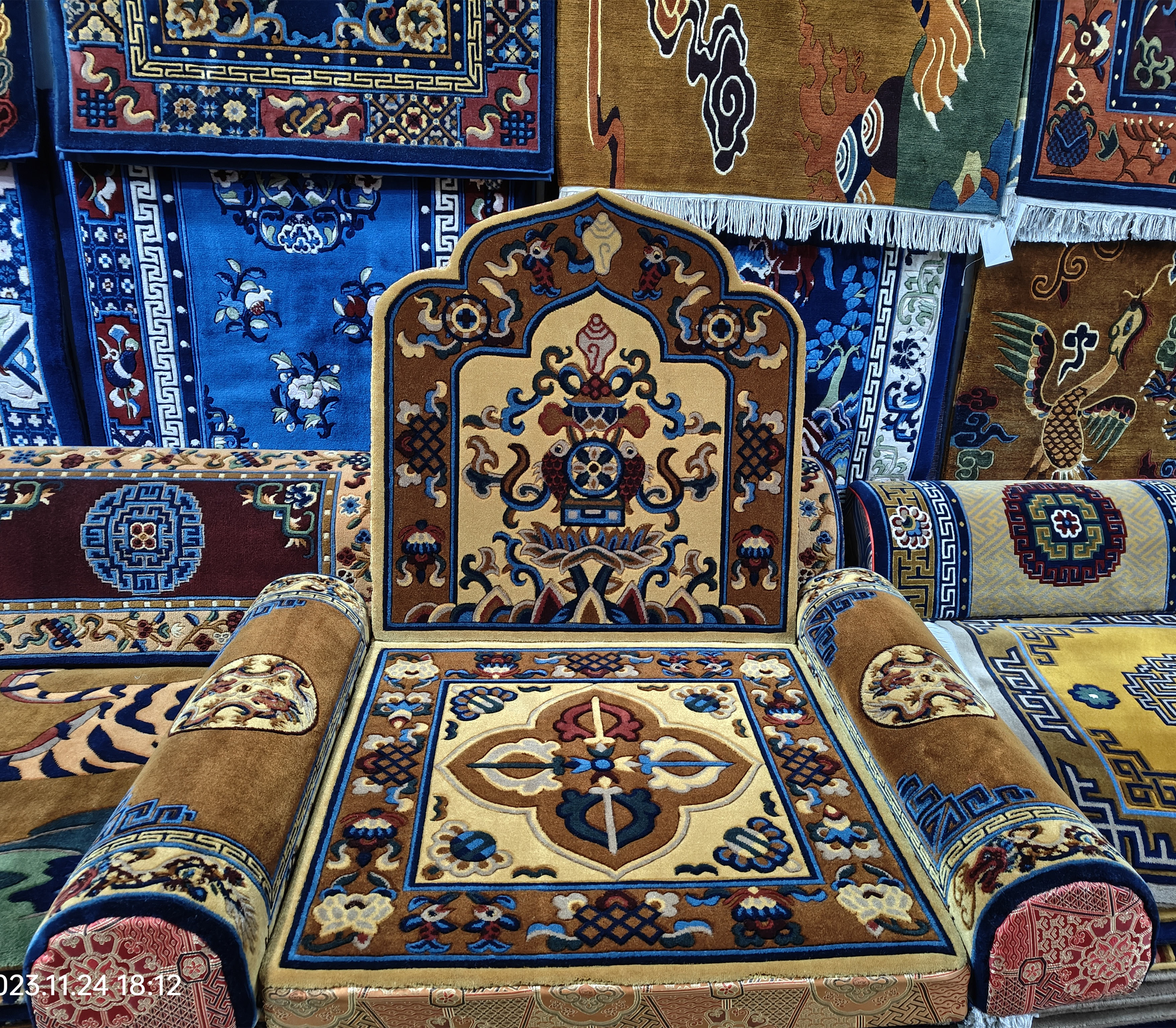 尼泊尔手工纯羊毛上师法座打坐垫团花金刚杵沙发垫子扶手80x80cm