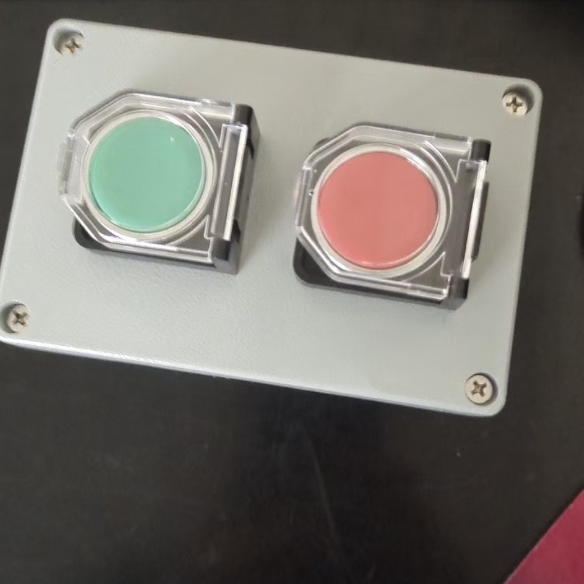 铸铝按钮盒  2位+保护罩,电子元器件市场,按钮,淘宝优惠券,粉丝福利购,淘宝优惠卷