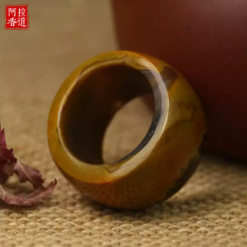 玛瑙扳指自然原石红镐战国红戒指北票上古玛瑙项链吊坠指环男款