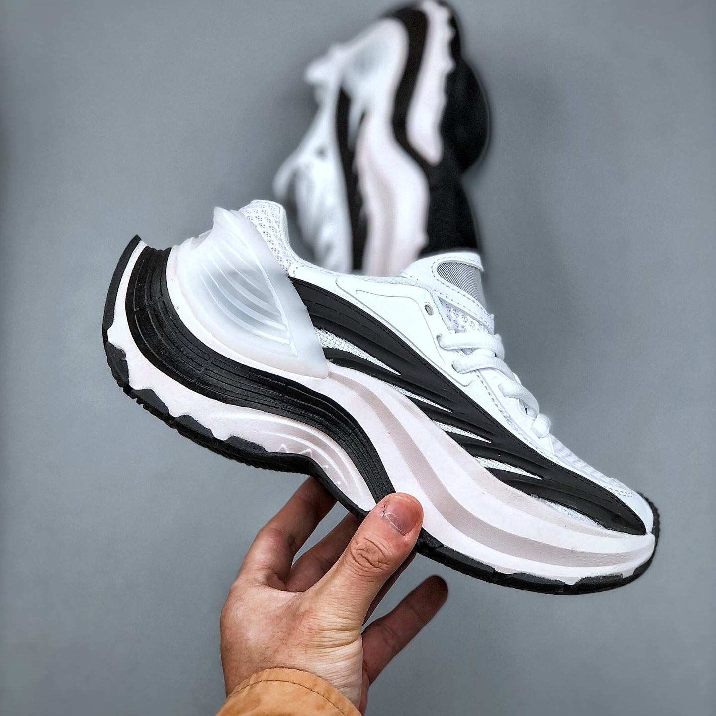 小众设计感轮胎大底宽底运动鞋潮鞋网面透气网鞋德系小白鞋白色鞋