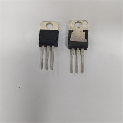 L4940V5 L4940 直插 TO-220 场效应管 5.0V 1.5A 线性稳压器芯片