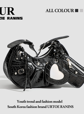 UR女包2025新款高级感复古辣妹铆钉机车包百搭单肩斜挎褶皱腋下包