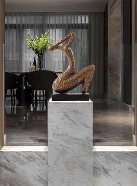 由居 现代艺术雕塑摆件样板房酒店售楼处玄关摆台抽象人物装饰品