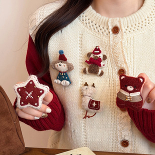 新年红！可爱童趣玩偶胸针女款2026新款毛衣别针设计感小众配饰品