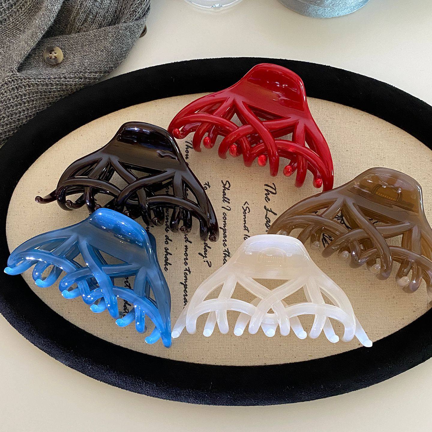 法式复古三角镂空抓夹加厚亚克力百搭盘发鲨鱼夹发夹头饰2026新款,饰品/流行首饰/时尚饰品新,发饰,淘宝优惠券,粉丝福利购,淘宝优惠卷