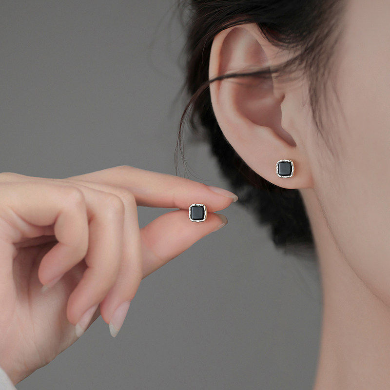 925纯银简约黑色方块耳钉女轻奢新款2025爆款耳环高级感小众耳饰,饰品/流行首饰/时尚饰品新,耳钉,淘宝优惠券,粉丝福利购,淘宝优惠卷