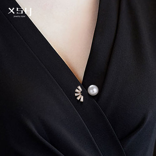 胸针防走光网红小收腰口女珍珠