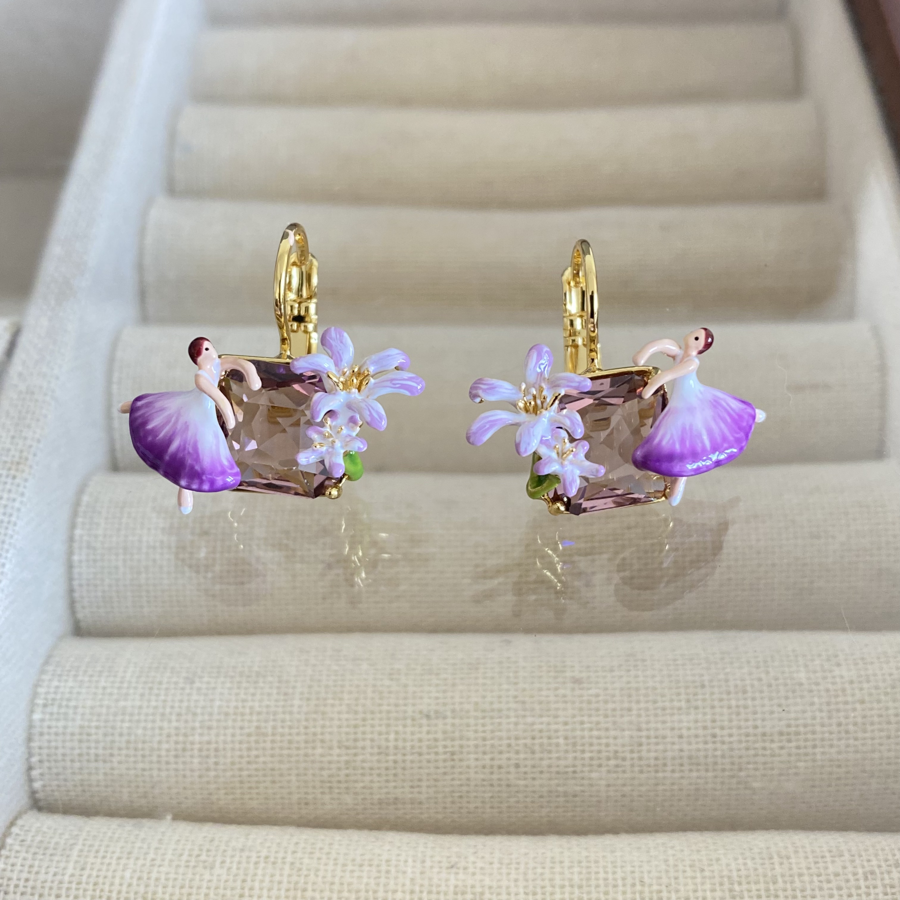 法国珐琅新款芭蕾舞迷你紫色女与百合花多面宝石耳钉耳环耳饰