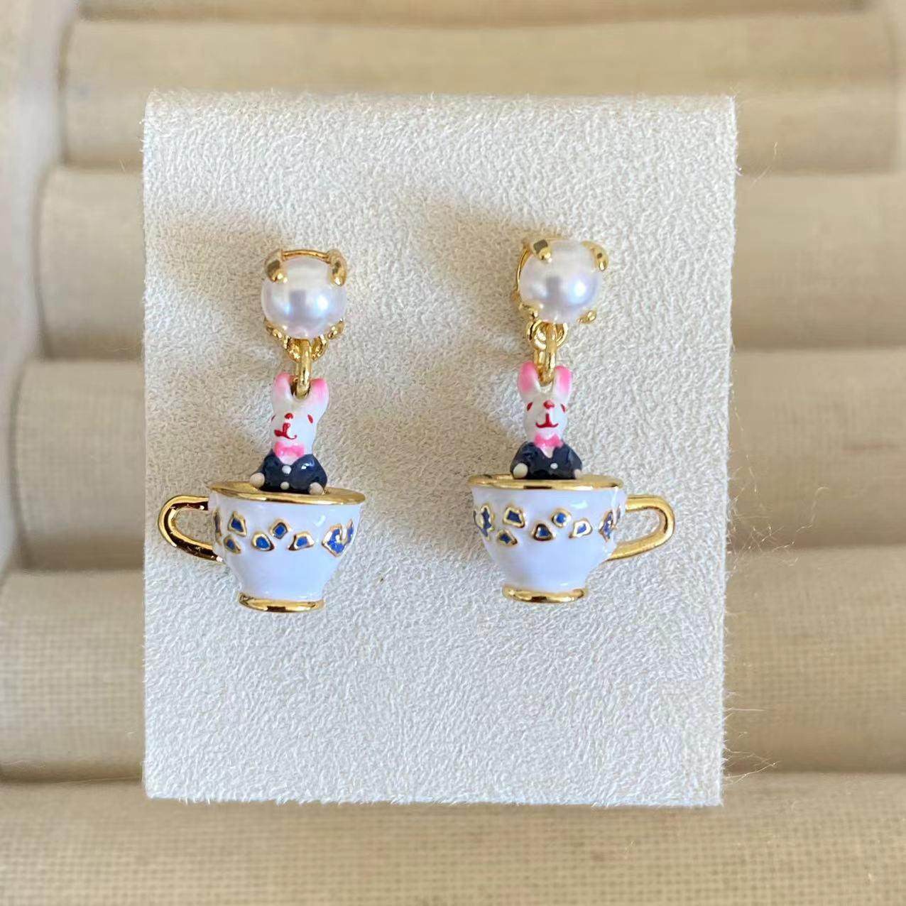 耳环可爱手绘珐琅彩釉立体蓝色西装小兔子茶杯项链锁骨链礼物女