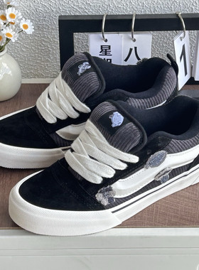 Knu Skool 黑棕色面包鞋灯芯绒织物小花狗爪印装饰低帮板鞋男女鞋