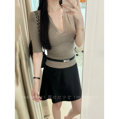 高智感气质V领显瘦中袖修身上衣