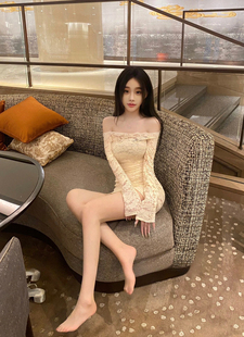 短裙 一字领收腰纯欲包臀修身 法式 名媛气质性感蕾丝连衣裙2025春季