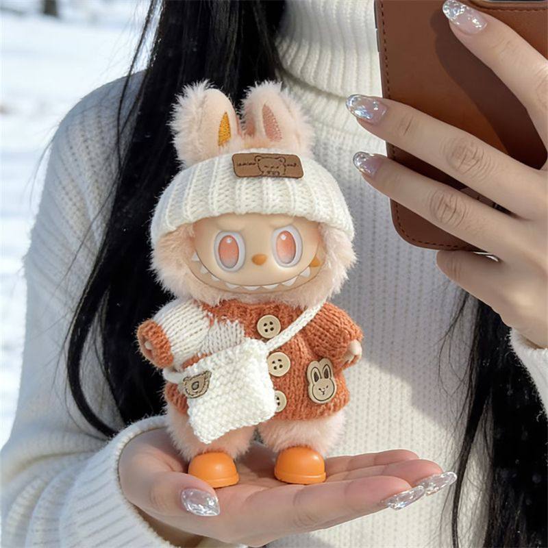 一二三代la布布毛衣套装娃衣前方高能站姿玩偶搪胶钩织橙色三件套,模玩/动漫/周边/娃圈三坑/桌游,潮玩娃衣,淘宝优惠券,粉丝福利购,淘宝优惠卷