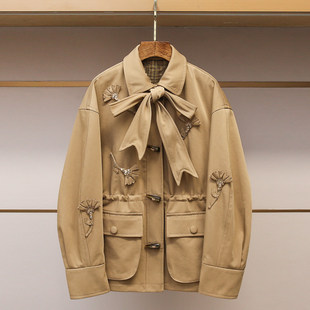 2026早春新品 拉菲学院风立体花朵飞风衣外套上衣姆女26C11SC100